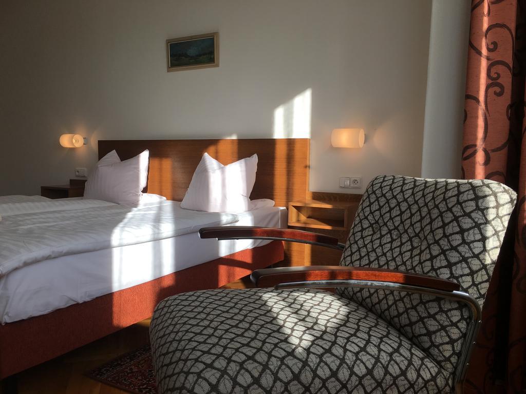 Pension Karnet Prag Rum bild
